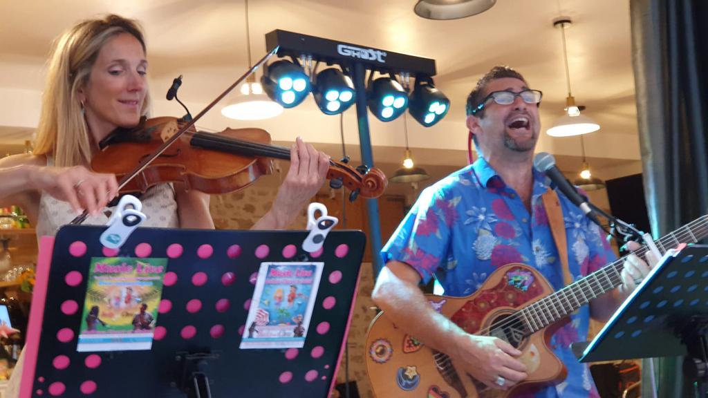 becky-and-Chris-Live